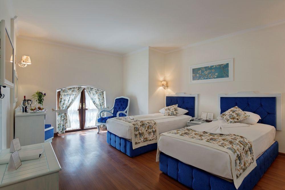 Отель Adalya Port 4*
