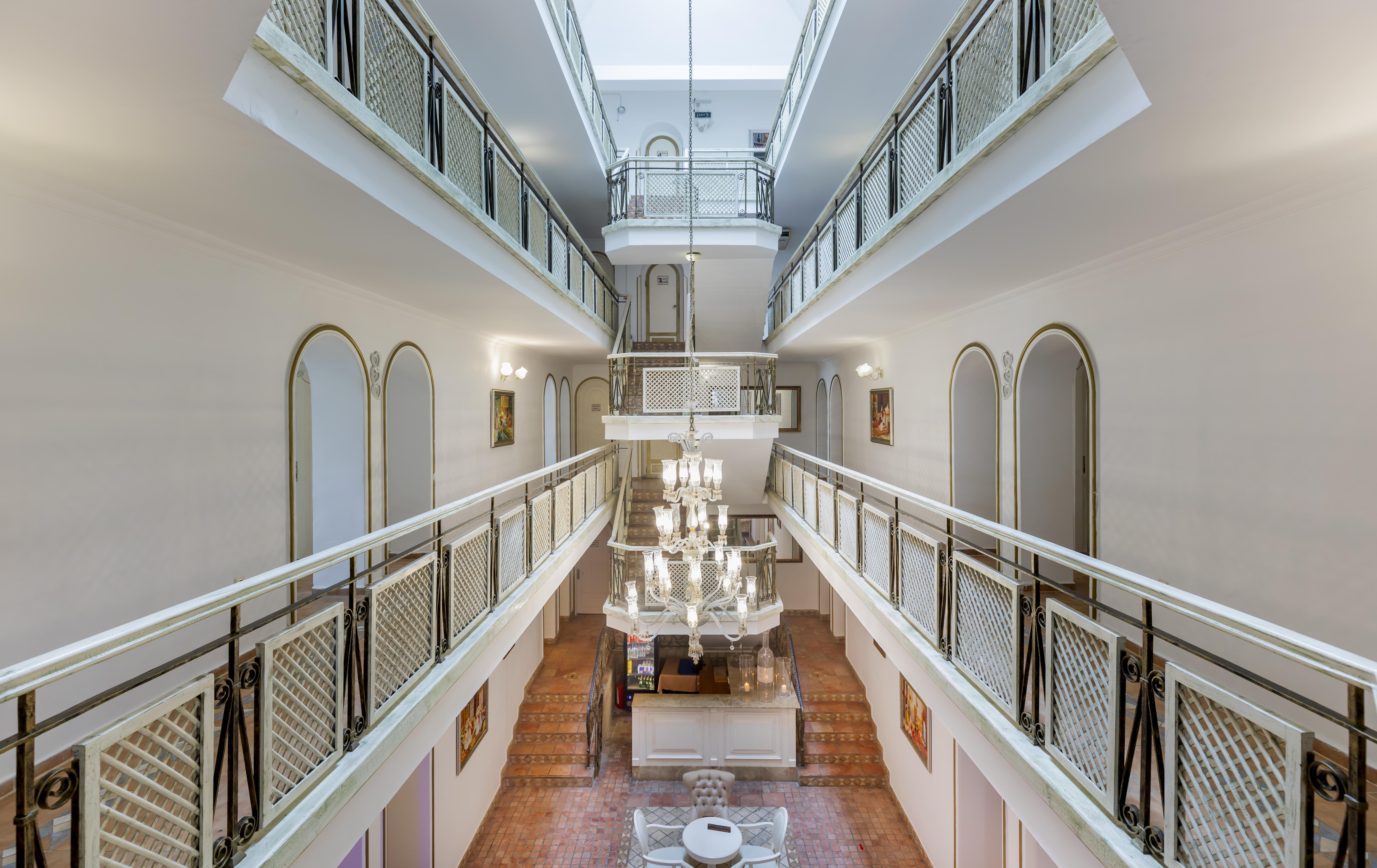 Отель Adalya Port 4*